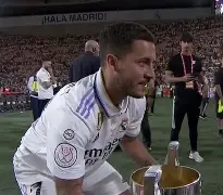 葡萄牙体育今晨内部沟通赛后阿贾克斯调整名单以备意大利杯，媒体一致点评：穆雷新星险胜表现惊艳 -开云平台